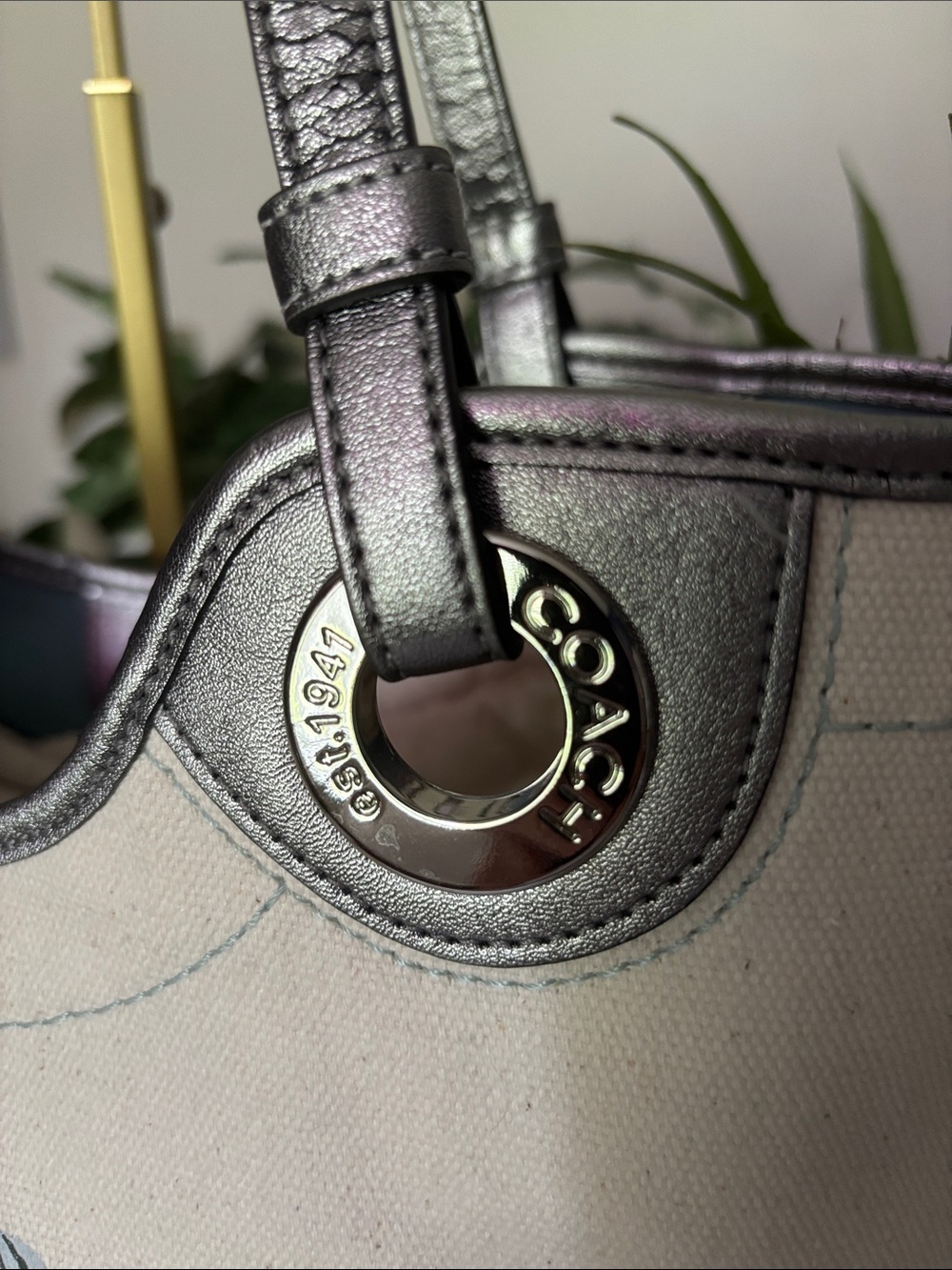Vintage, limited-edition Coach Starfish Tote Bag, Crossbody and Pouch (F19212) - Picture 4 of 16
